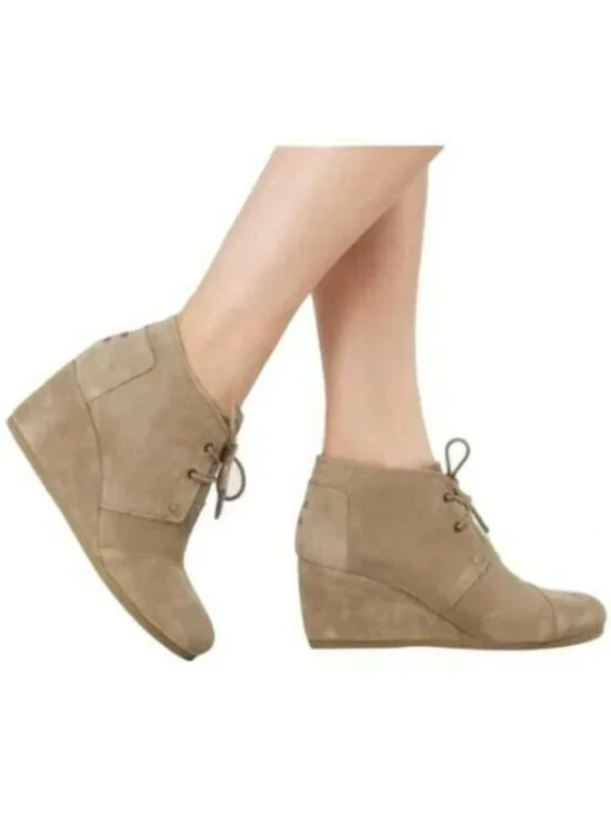 TOMS Embossed Suede Desert Wedge Casual Ankle Booties Taupe Women's Size 5 - Picture 2 of 15